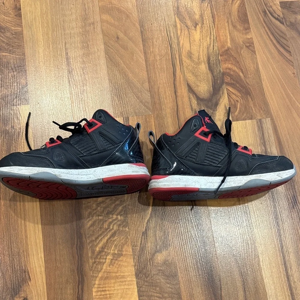 Kids' Black and Red jordan Andi sneakers